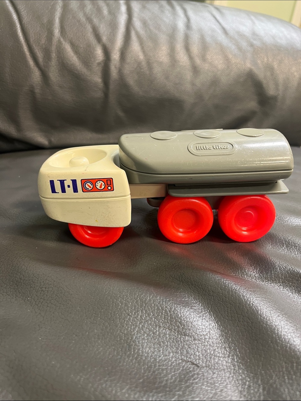 Vintage LITTLE TIKES oil tanker truck, 6.5” long great condition.